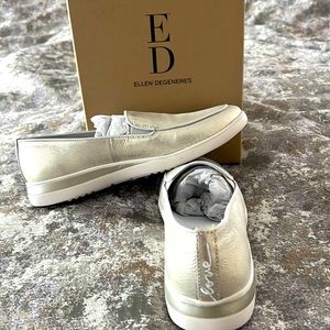 Ellen DeGeneres ANTONA size 9, Silver-S6 “Worn-metallic” slip on loafer. New
